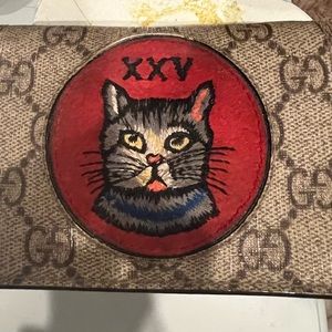 CUTE GUCCI WALLET!! 🐱 please read description💕
